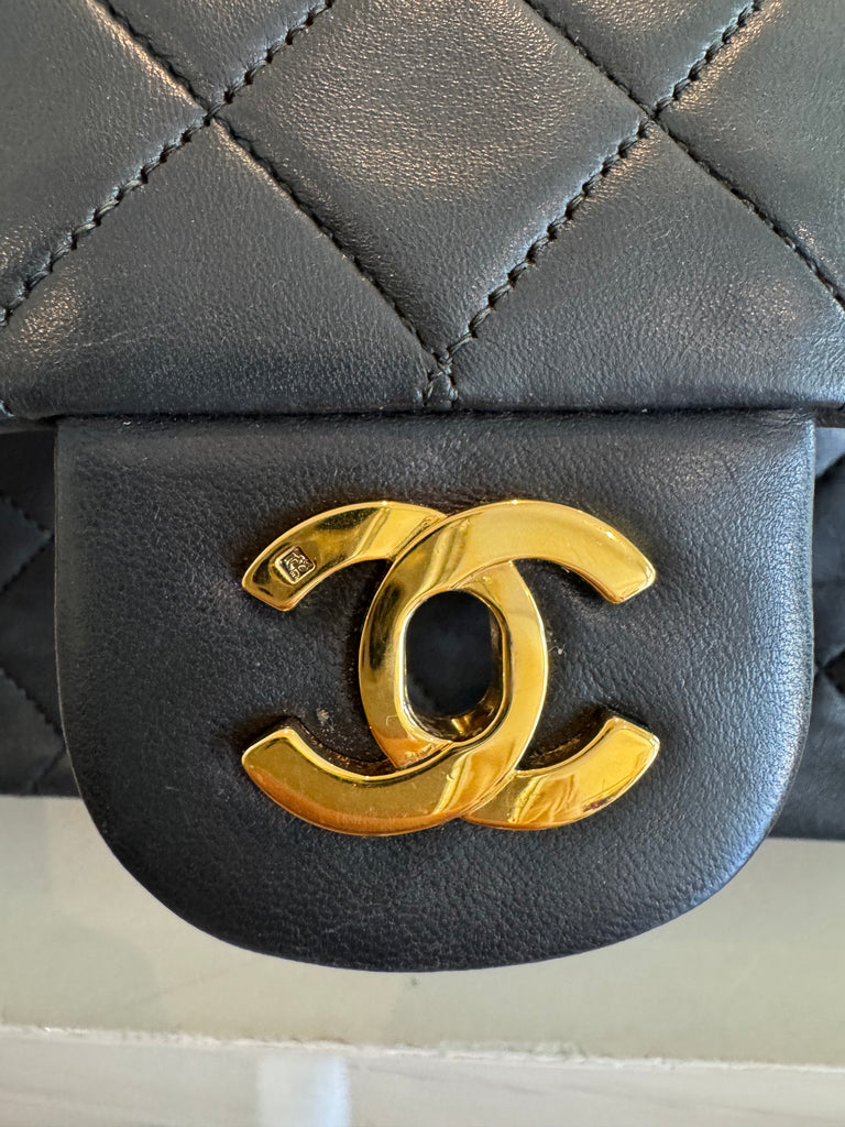 Vintage Chanel Timeless Classique Medium Double Flap Lambskin 24 K Gold H/W