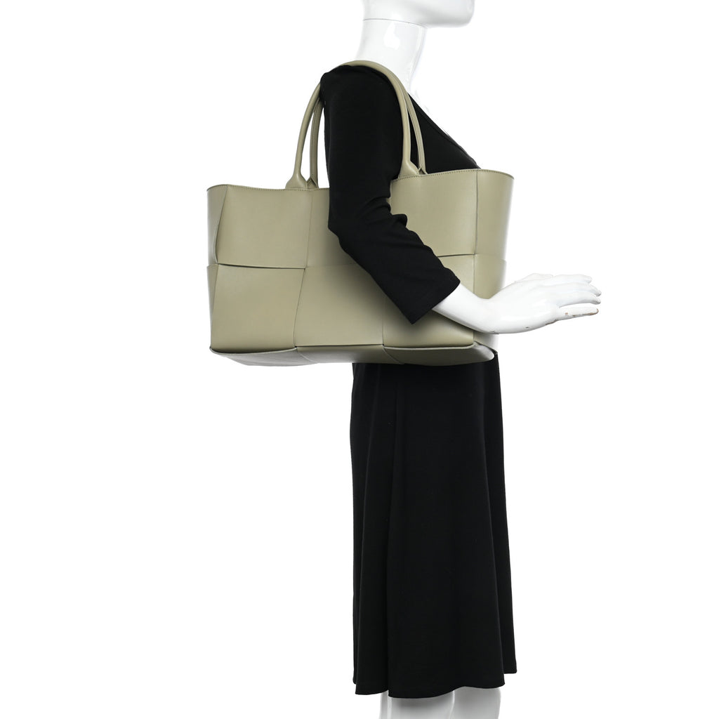 Bottega Veneta Arco Medium Tote Travatine