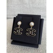 CHANEL Gold Pearl CC Dangle Drop Earrings